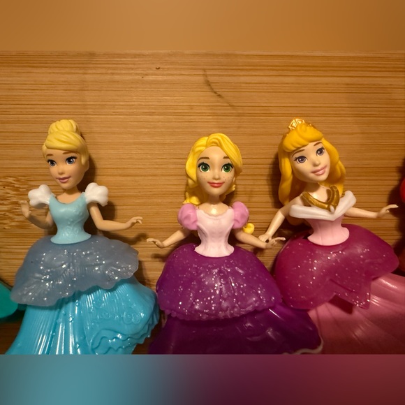 Disney Princess Magiclip Magic Clip Dolls Figures Lot 6 Figures + Dresses - Picture 6 of 11